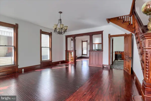 27 W MAIN ST, Elizabethville, PA 17023