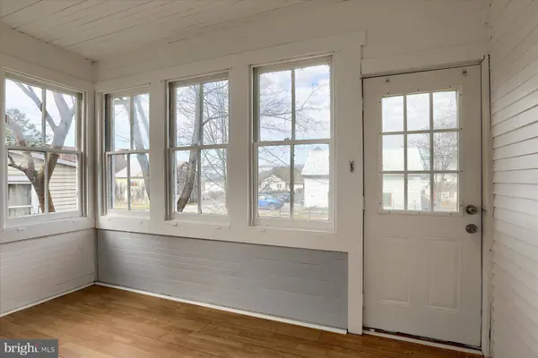 27 W MAIN ST, Elizabethville, PA 17023