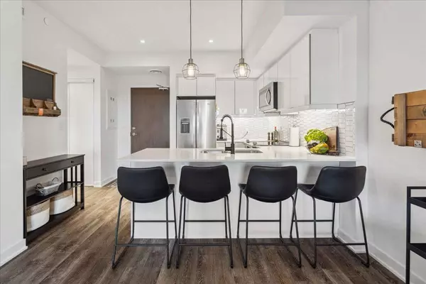 16 Markle Cres #513, Hamilton, ON L9G 0H4