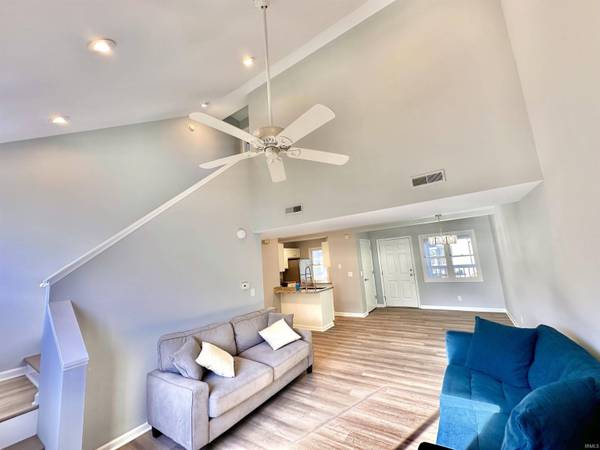 1529 N Oakhill Drive #C-8, South Bend, IN 46637-5679