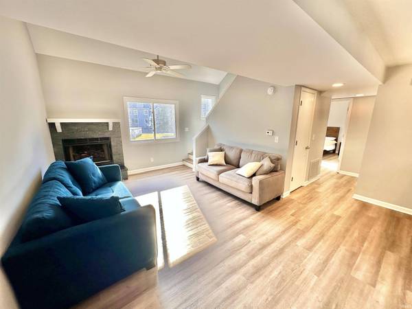 1529 N Oakhill Drive #C-8, South Bend, IN 46637-5679