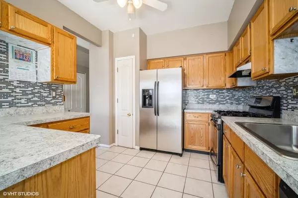 185 Golfview DR, Glendale Heights, IL 60139