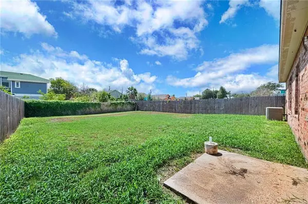 920 S Ann ST, Rockport, TX 78382