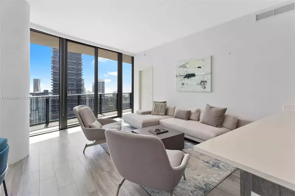 801 S Miami Ave #4904, Miami, FL 33130