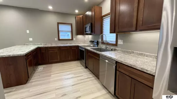 1716 10th Street, Columbus, NE 68601