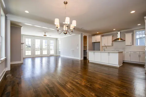 395 McAdoo Ave, Nashville, TN 37205