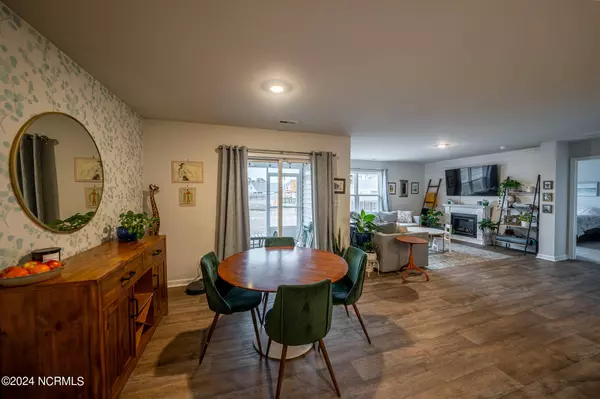 523 Birdsong Drive, Holly Ridge, NC 28445