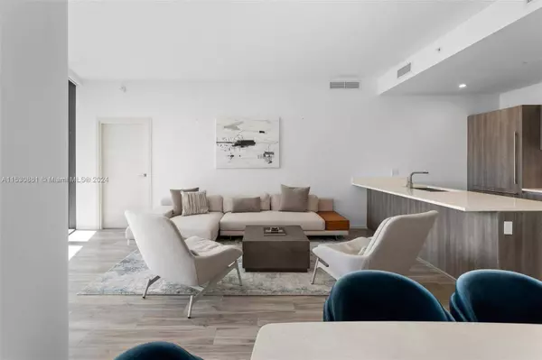 801 S Miami Ave #4904, Miami, FL 33130