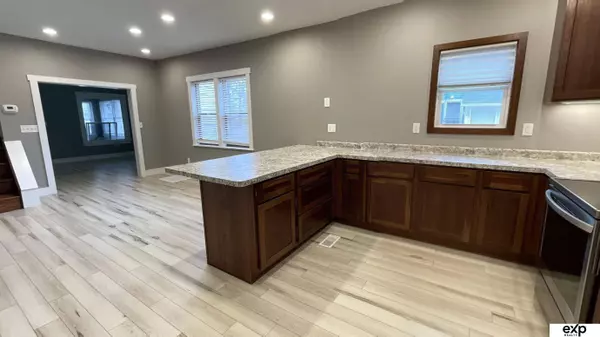 1716 10th Street, Columbus, NE 68601