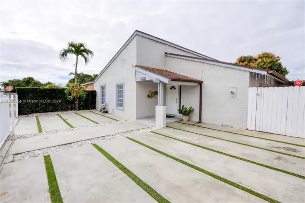 19348 SW 118th Pl, Miami, FL 33177