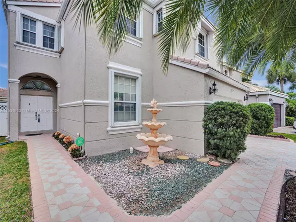 15827 NW 14th Mnr, Pembroke Pines, FL 33028