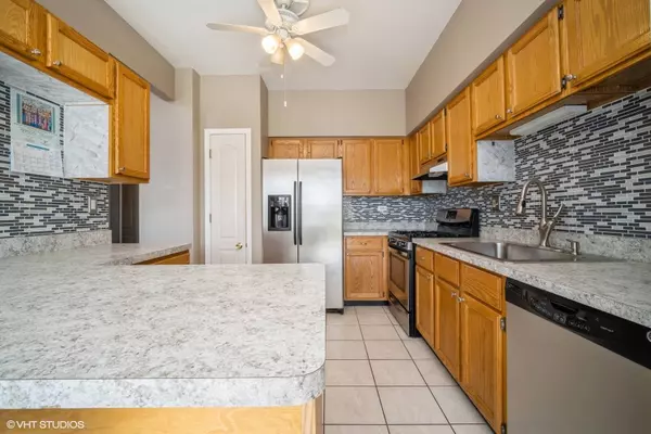 185 Golfview DR, Glendale Heights, IL 60139