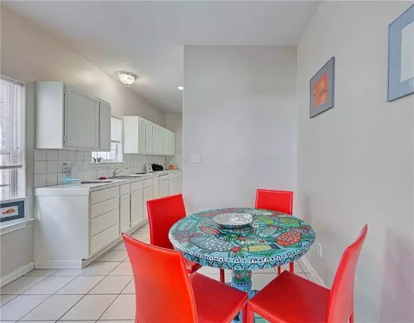 920 S Ann ST, Rockport, TX 78382