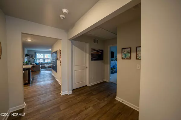 523 Birdsong Drive, Holly Ridge, NC 28445