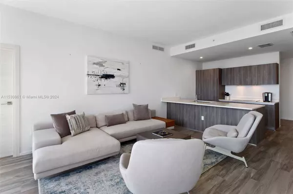 801 S Miami Ave #4904, Miami, FL 33130