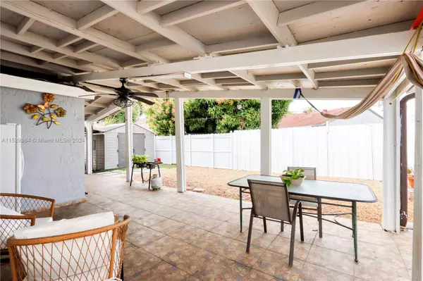 19348 SW 118th Pl, Miami, FL 33177