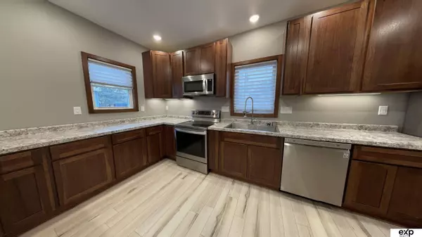 1716 10th Street, Columbus, NE 68601