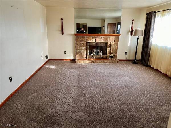 3075 Crestline DR, Steubenville, OH 43952