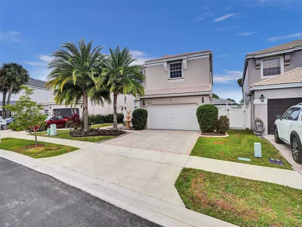 15827 NW 14th Mnr, Pembroke Pines, FL 33028