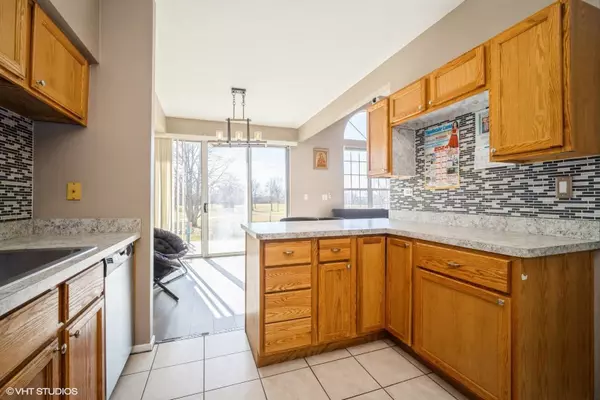 185 Golfview DR, Glendale Heights, IL 60139