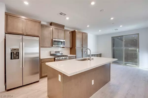 657 Infinity Ridge Street, Las Vegas, NV 89138