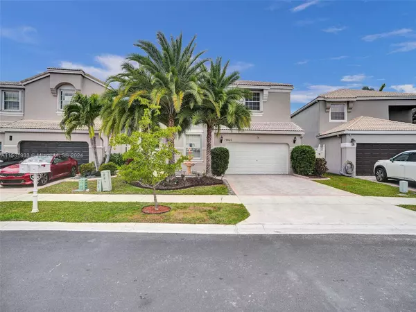 15827 NW 14th Mnr, Pembroke Pines, FL 33028