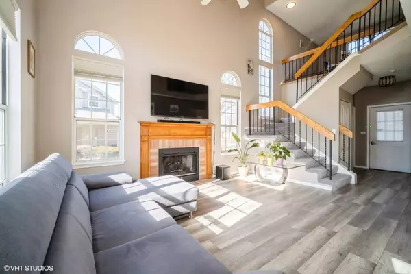 185 Golfview DR, Glendale Heights, IL 60139