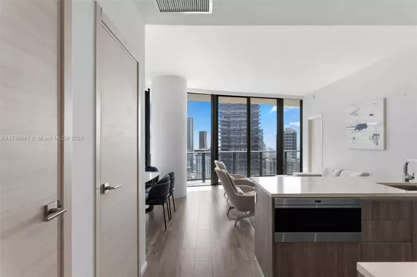 801 S Miami Ave #4904, Miami, FL 33130