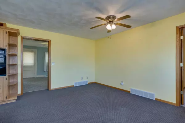 257 Center Street, Randolph, WI 53956