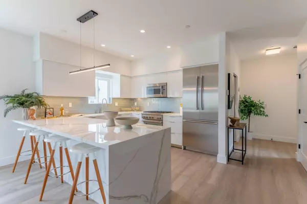 457 Wave ST 2, Monterey, CA 93940