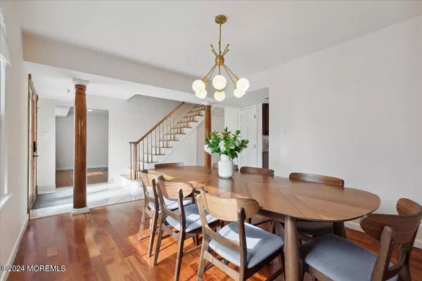 8 Eliot Road, Manalapan, NJ 07726