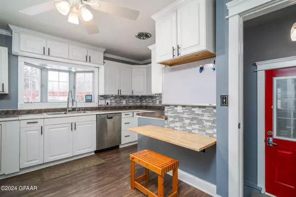 502 PARK Drive, Grand Forks, ND 58201