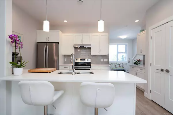 1800 Summerhill Pl #107, Nanaimo, BC V9S 0C7