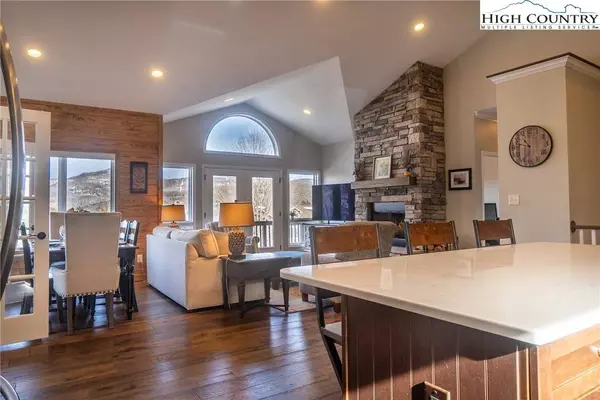 615 Orchard LN, Banner Elk, NC 28604