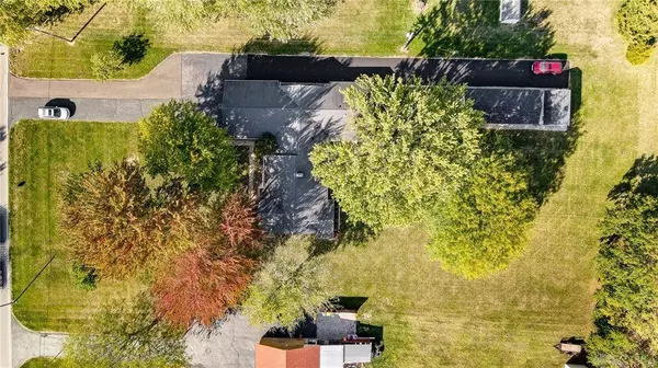 7090 Taywood Road, Englewood, OH 45322