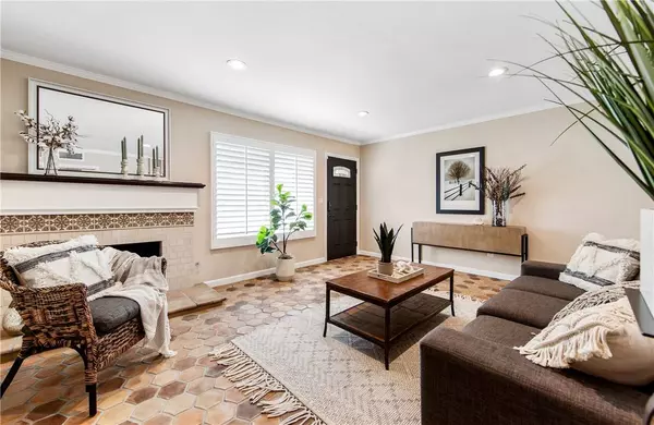 5581 Rogers DR, Huntington Beach, CA 92649