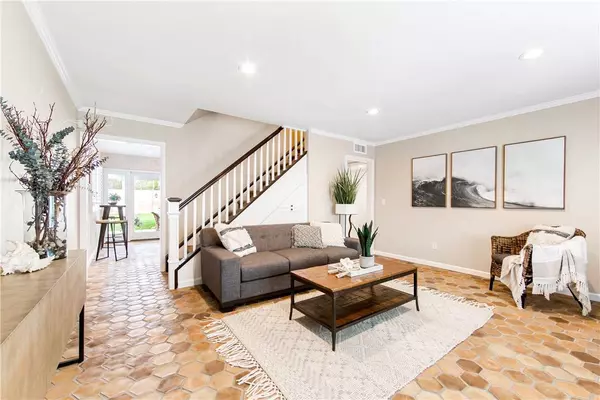 5581 Rogers DR, Huntington Beach, CA 92649