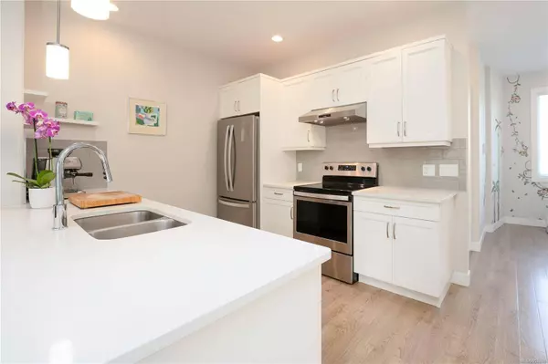 1800 Summerhill Pl #107, Nanaimo, BC V9S 0C7