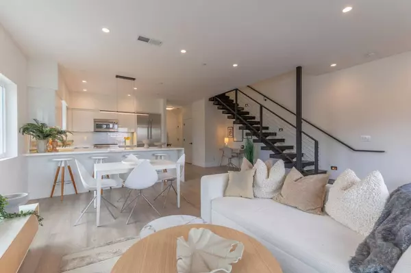 457 Wave ST 2, Monterey, CA 93940