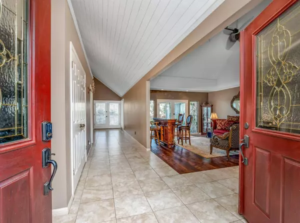 2555 W Bluff Avenue Unit 152, Fresno, CA 93711