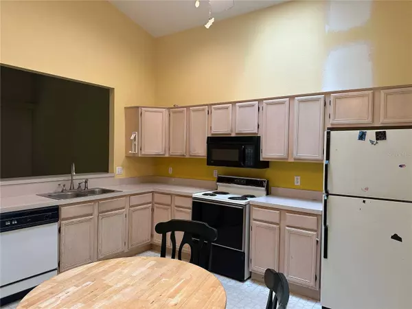 933 ISLANDER AVE, Orlando, FL 32825