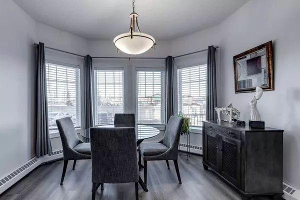 30 Royal Oak PLZ NW #144, Calgary, AB T3G 0C1