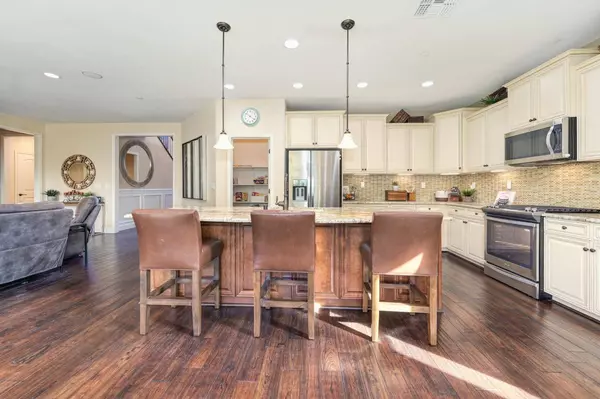 1352 Grand Junction WAY, Roseville, CA 95747