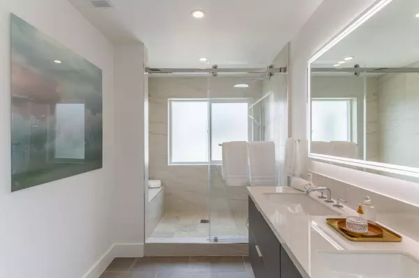 457 Wave ST 2, Monterey, CA 93940