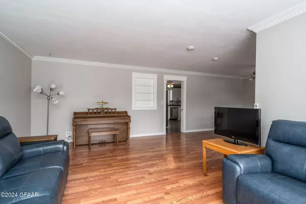 502 PARK Drive, Grand Forks, ND 58201