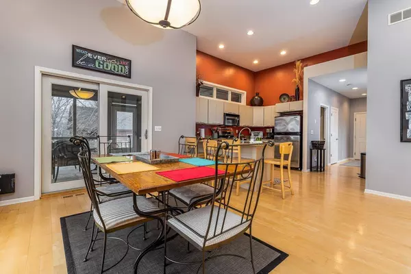 28 Harbor Drive, Galena, IL 61036