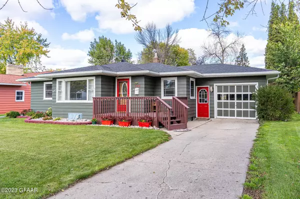 502 PARK Drive, Grand Forks, ND 58201