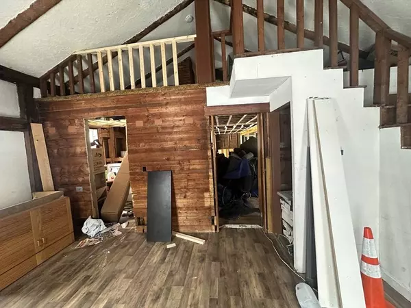 11 Patriots Rd, Templeton, MA 01440