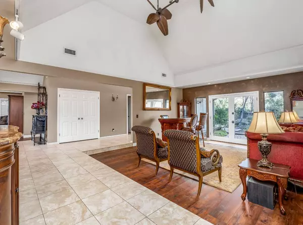 2555 W Bluff Avenue Unit 152, Fresno, CA 93711