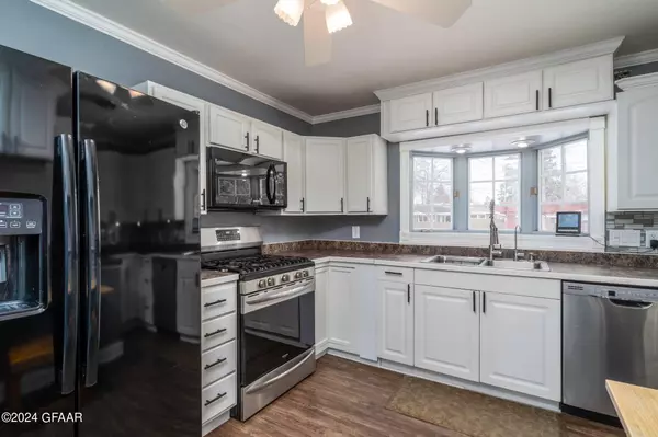 502 PARK Drive, Grand Forks, ND 58201